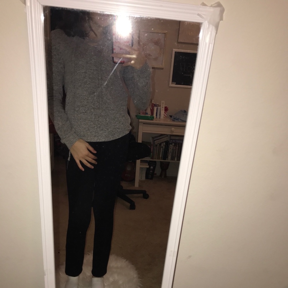 hooded long-sleeve shirt